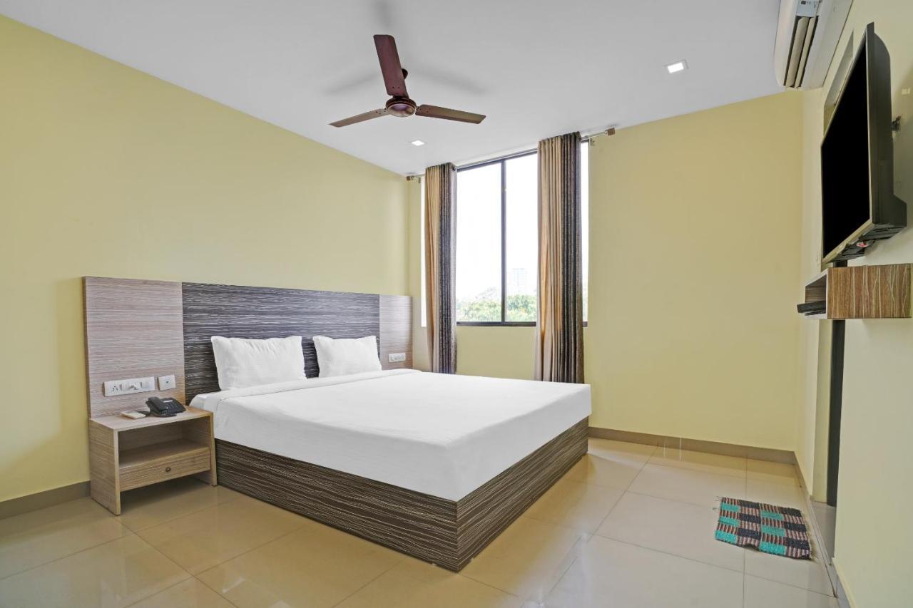 Capital O 87015 Hotel Al Salama Kochi Εξωτερικό φωτογραφία